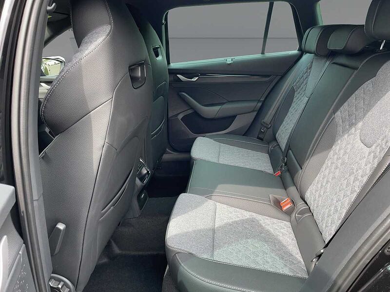 SKODA Octavia Combi 2.0 TDI W Sportline ACC LED Black
