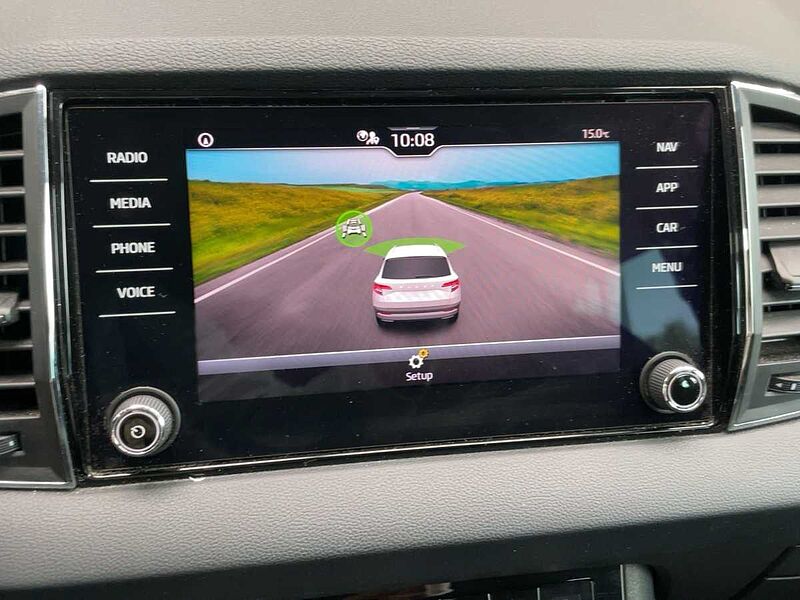 SKODA Karoq 1.5 TSI ACT Clever Navi LED PDC CarPlay