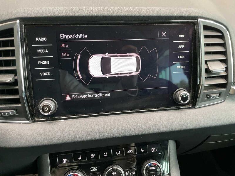 SKODA Karoq 1.5 TSI ACT Clever Navi LED PDC CarPlay