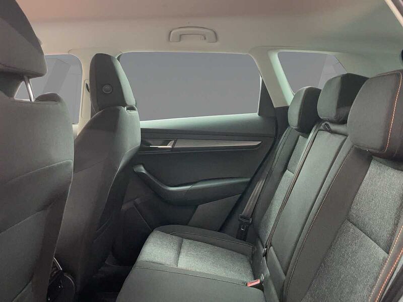 SKODA Karoq 1.5 TSI ACT Clever Navi LED PDC CarPlay