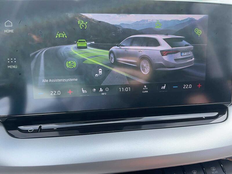 SKODA Octavia Combi 2.0 TDI Style Navi ACC Virt LED