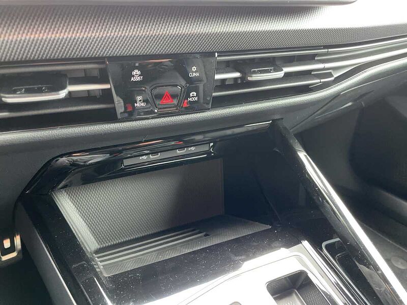 Volkswagen Golf VIII 1.5 eTSI W R-Line AHK ACC Virt Navi