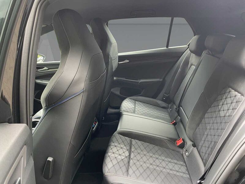 Volkswagen Golf VIII 1.5 eTSI W R-Line AHK ACC Virt Navi