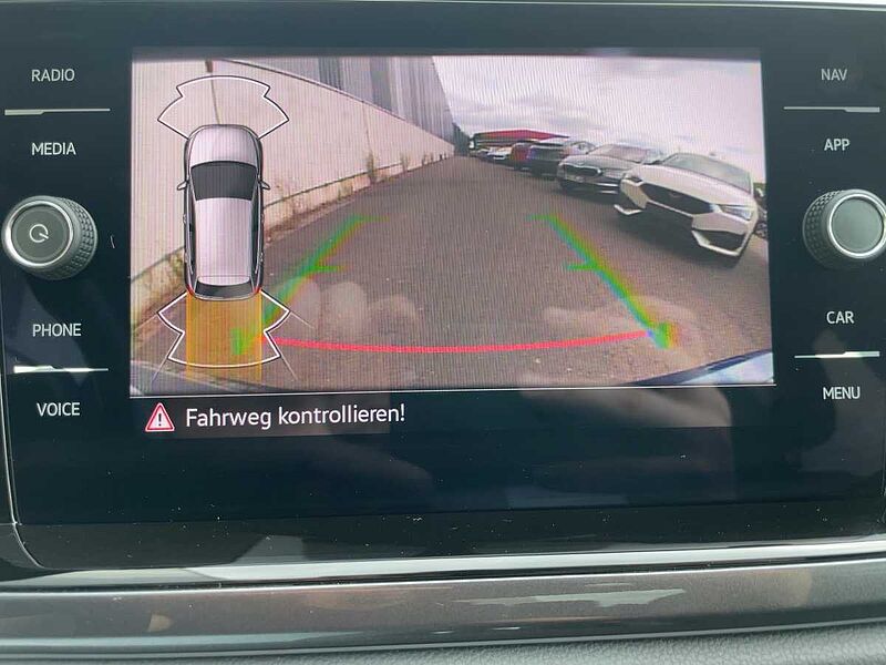 Volkswagen Polo VI 1.0 TSI Highline Navi LED PDC Kamera