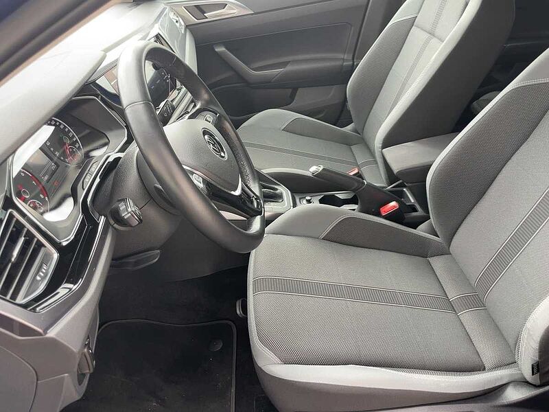 Volkswagen Polo VI 1.0 TSI Highline Navi LED PDC Kamera
