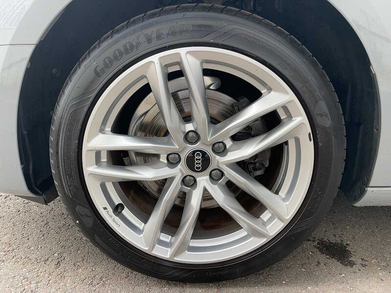 Audi A4 30 2.0 TDI Avant AHK Navi LED PDC S tronic basis