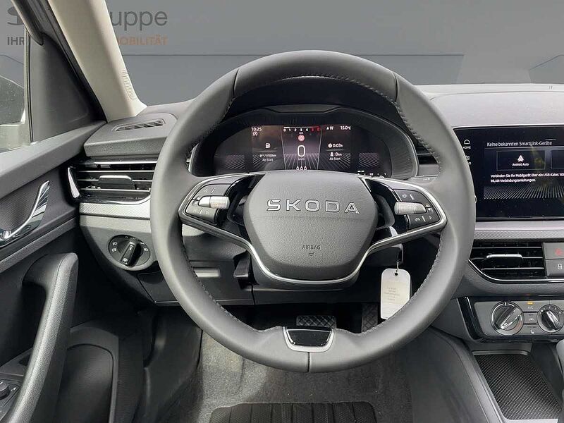 SKODA Kamiq 1.0 TSI Essence Virt LED Black PDC