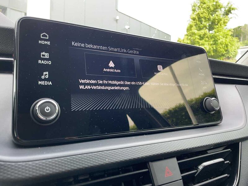 SKODA Kamiq 1.0 TSI Essence Virt LED Black PDC