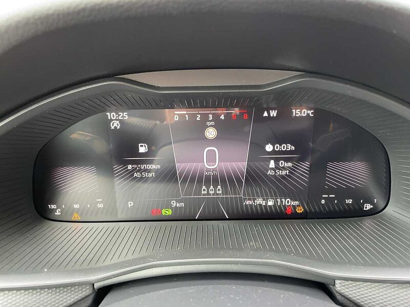 SKODA Kamiq 1.0 TSI Essence Virt LED Black PDC