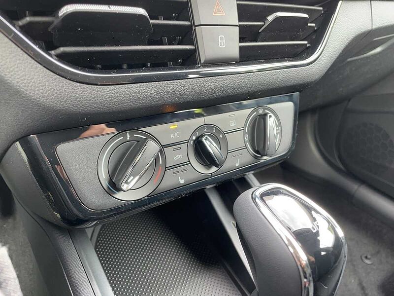 SKODA Kamiq 1.0 TSI Essence Virt LED Black PDC