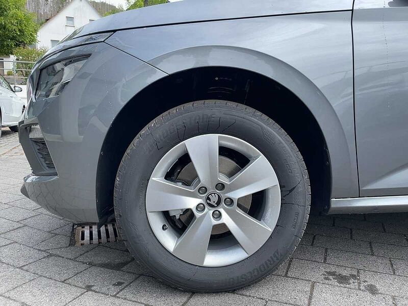 SKODA Kamiq 1.0 TSI Essence Virt LED Black PDC