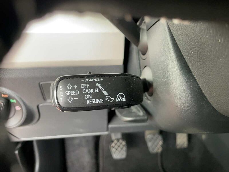 SEAT Arona 1.0 TSI Xcellence Navi ACC LED CarPlay