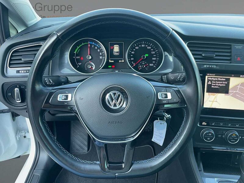Volkswagen Golf VII e-Golf Navi LED PDC Kamera