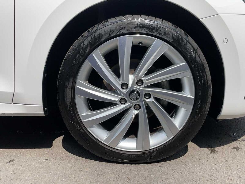 SKODA Octavia Combi 2.0 TDI Style AHK Navi ACC Virt