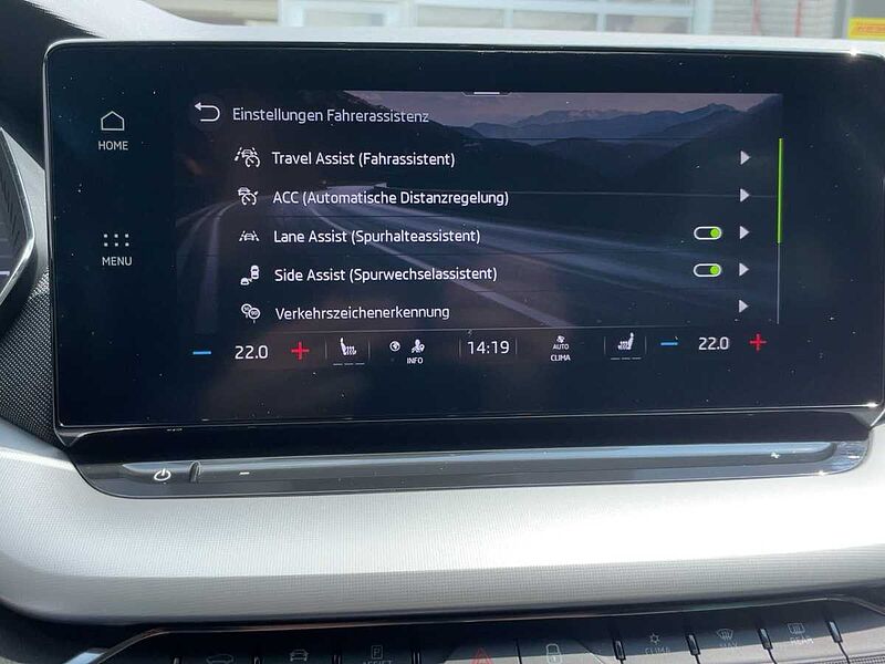 SKODA Octavia Combi 2.0 TDI Style AHK Navi ACC Virt