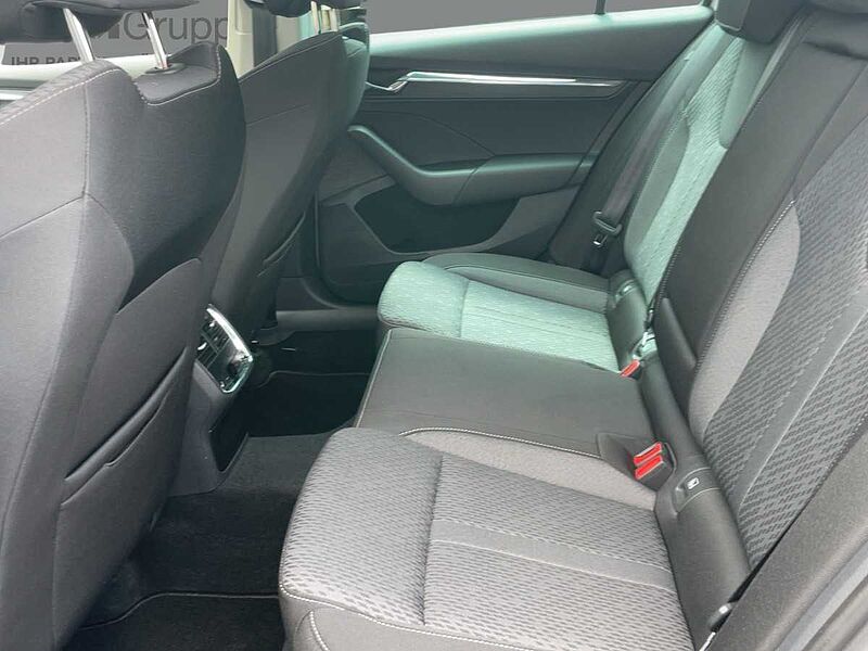 SKODA Octavia Combi 2.0 TDI Style AHK Navi ACC Virt
