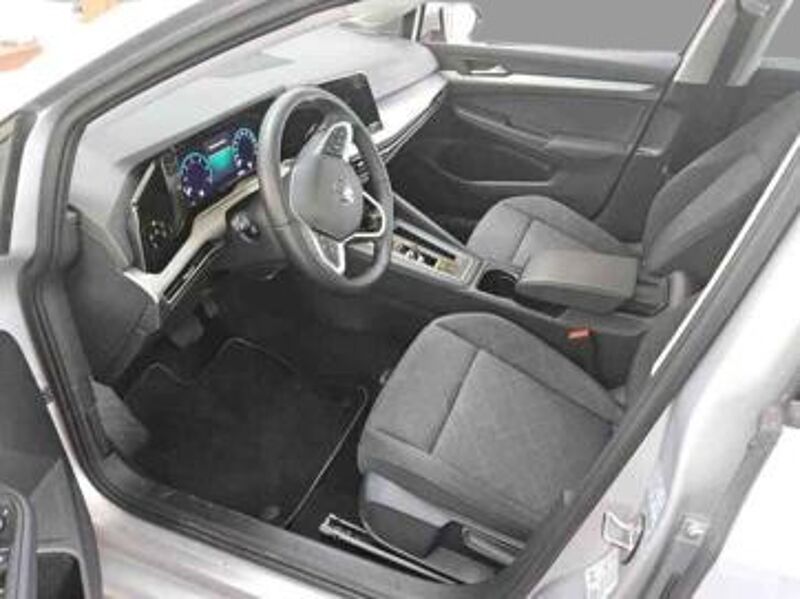 Volkswagen Golf VIII 2.0 TDI Life Navi ACC Virt LED PDC