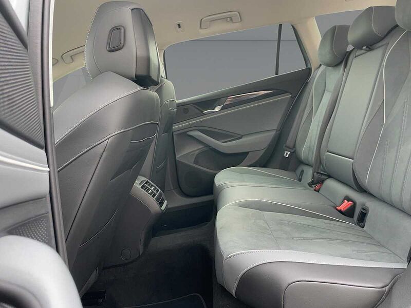 Volkswagen Passat Variant 1.5 eTSI W Business AHK ACC Virt