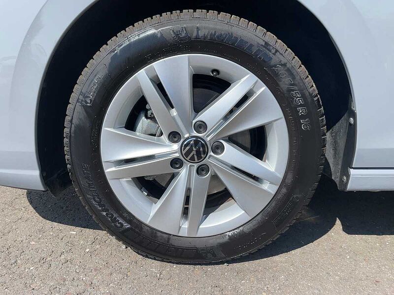 Volkswagen Golf VIII Variant 1.5 eTSI 85 kW Life ACC Virt
