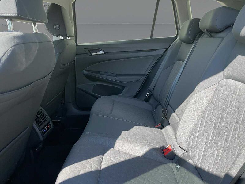 Volkswagen Golf VIII Variant 1.5 eTSI 85 kW Life ACC Virt