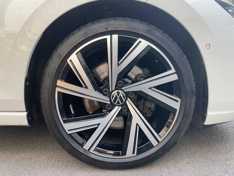 Volkswagen Golf VIII 2.0 TSI Style AHK Navi ACC Virt LED