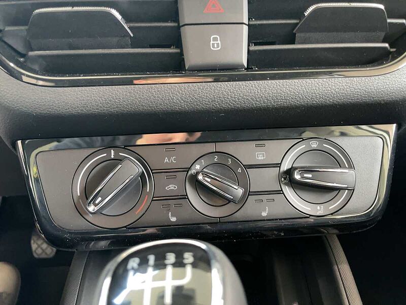 SKODA Kamiq 1.0 TSI Essence LED PDC