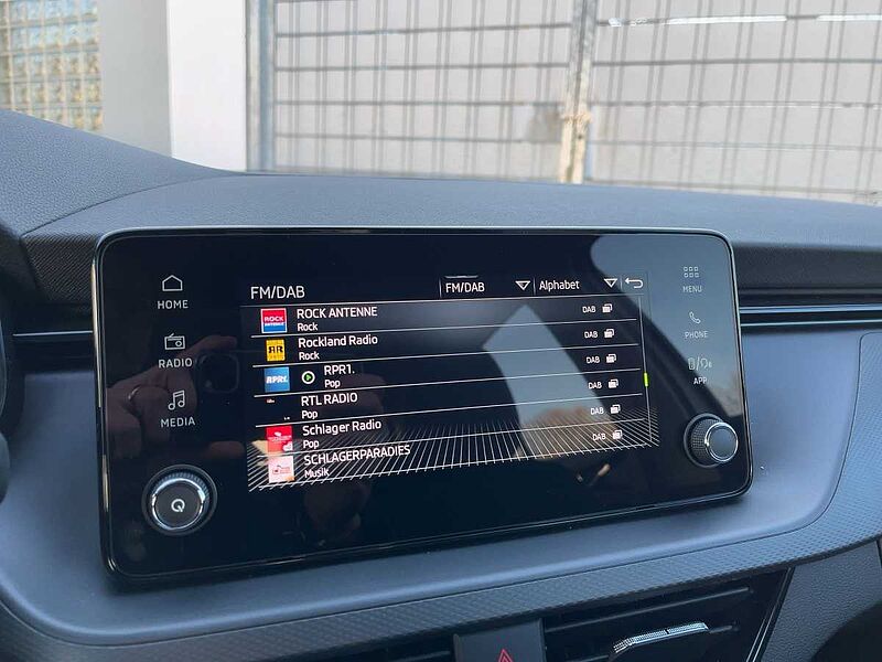 SKODA Kamiq 1.0 TSI Essence Virt LED PDC