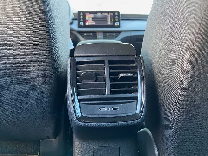 SKODA Kamiq 1.0 TSI Essence Virt LED PDC