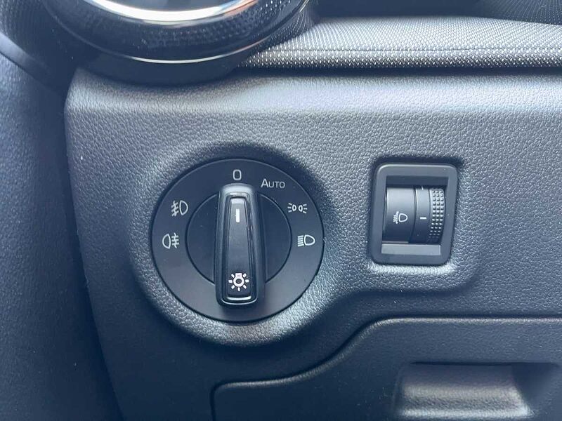 SKODA Fabia 1.0 TSI Selection LED PDC