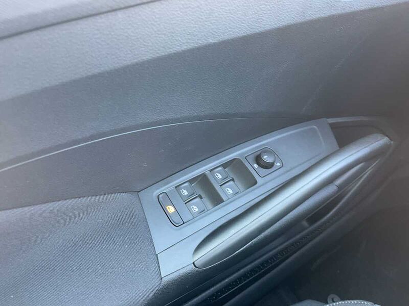 SKODA Fabia 1.0 TSI Selection LED PDC