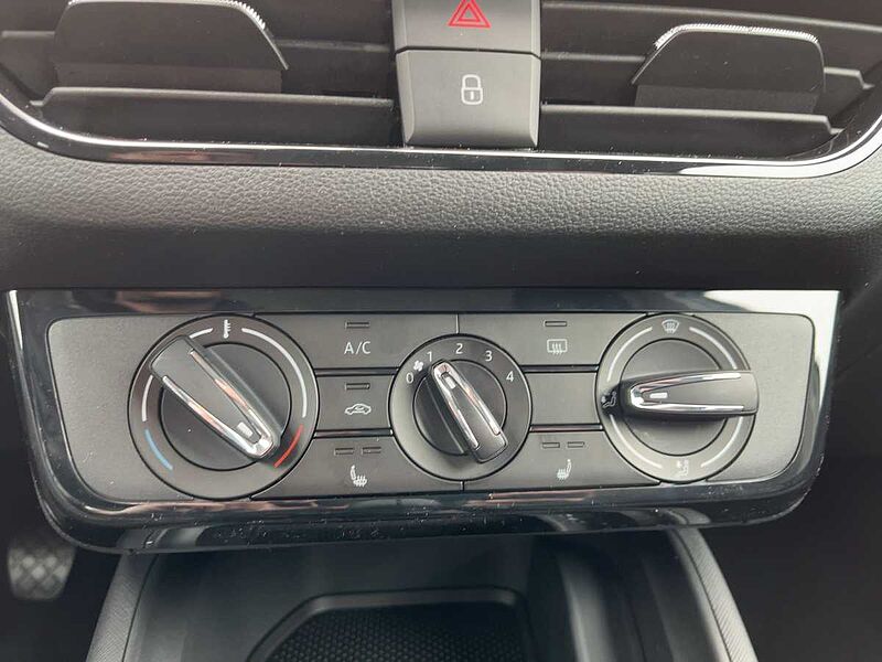 SKODA Kamiq 1.0 TSI Essence LED PDC