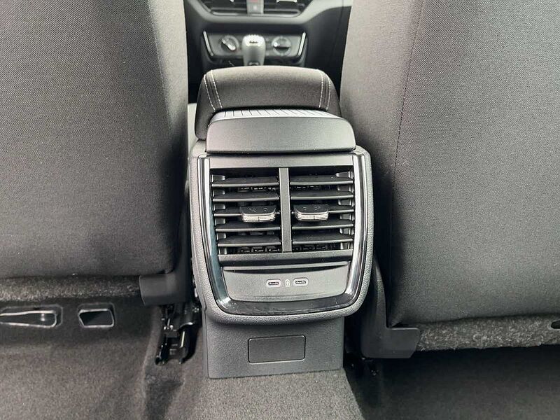 SKODA Kamiq 1.0 TSI Essence LED PDC