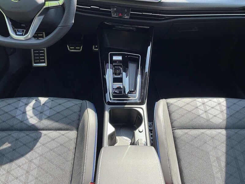 Volkswagen Golf VIII 1.5 eTSI W R-Line AHK ACC Virt Navi