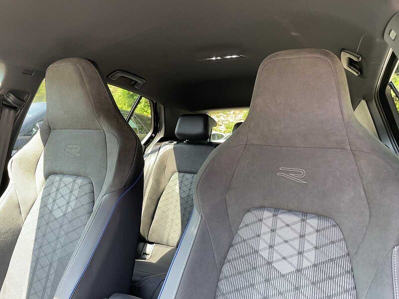 Volkswagen Golf VIII 1.5 eTSI W R-Line AHK ACC Virt Navi