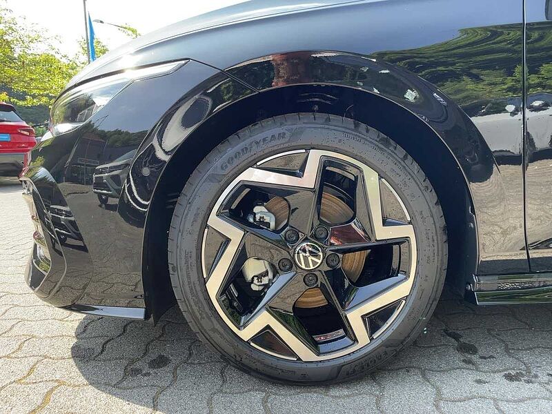 Volkswagen Golf VIII 1.5 eTSI W R-Line AHK ACC Virt Navi