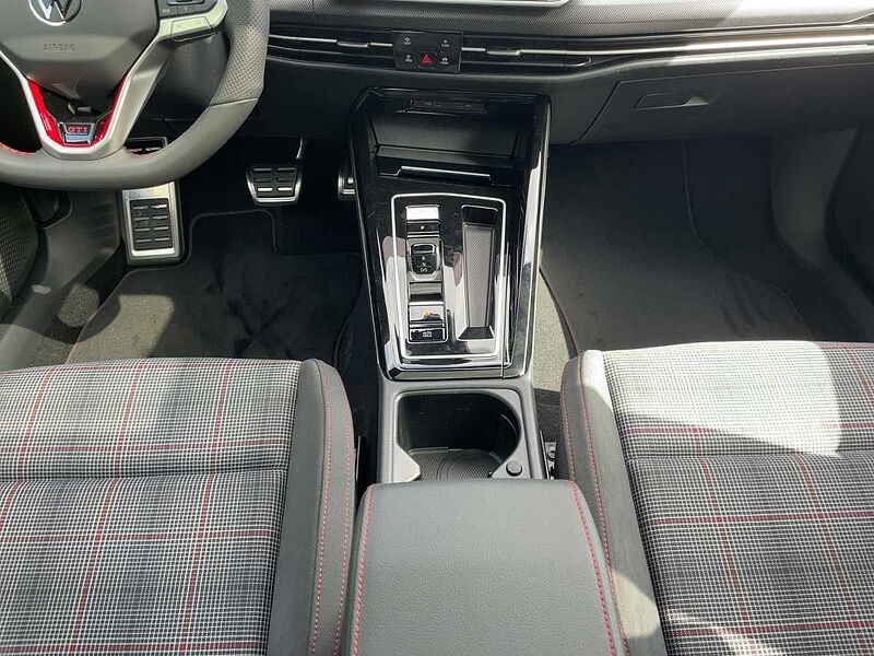 Volkswagen Golf VIII 2.0 TSI W GTI Navi ACC Virt CarPlay