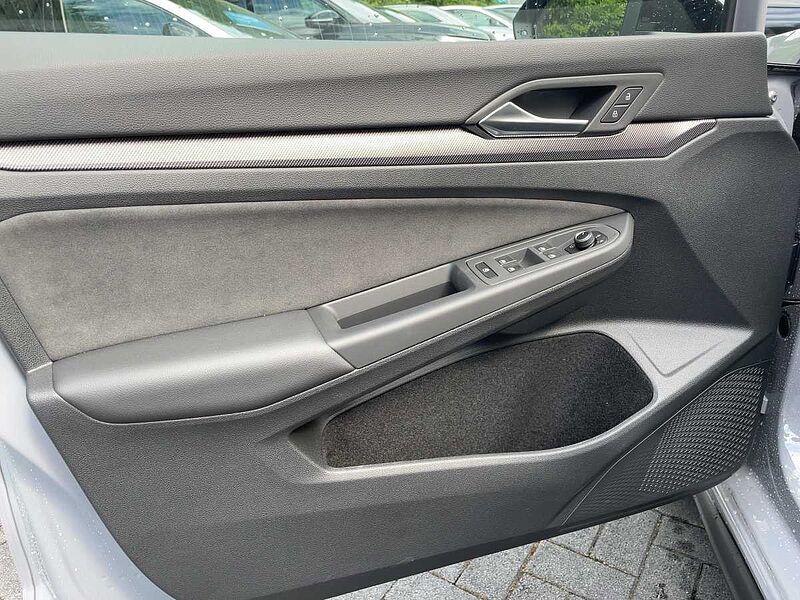Volkswagen Golf VIII 2.0 TSI W GTI Navi ACC Virt CarPlay