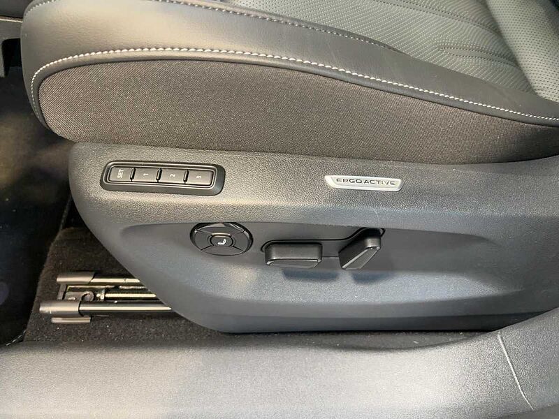 Volkswagen Tiguan R-Line 2.0 l TDI 4MOTION DSG LED NAVI AHK