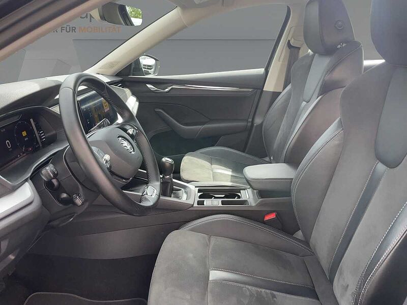 SKODA Octavia Combi 1.5 TSI ACT First Edition Navi