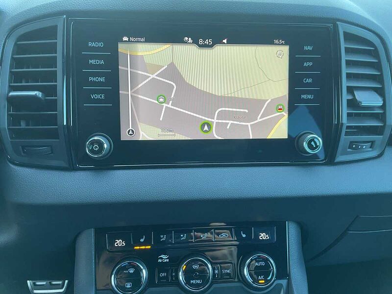SKODA Karoq 1.5 TSI ACT Sportline Navi LED PDC