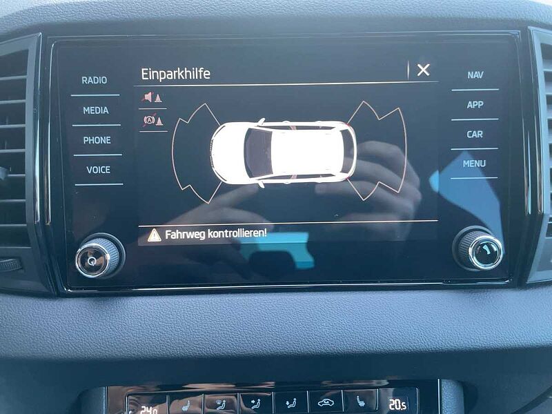 SKODA Karoq 1.5 TSI ACT Sportline Navi LED PDC