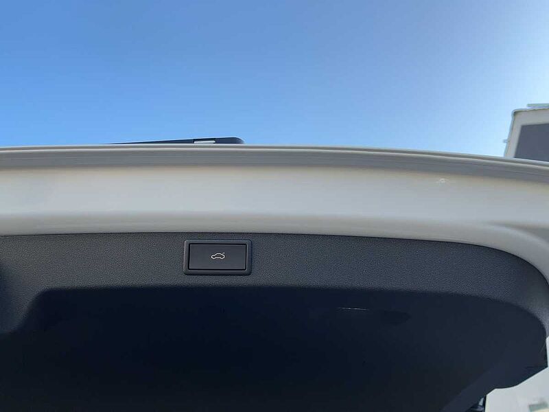 SKODA Enyaq 85 Sportline AHK Navi ACC Virt LED PDC