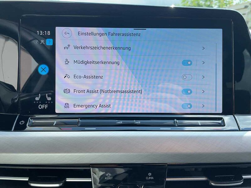 Volkswagen Golf VIII 1.0 eTSI Life Navi ACC Virt LED PDC