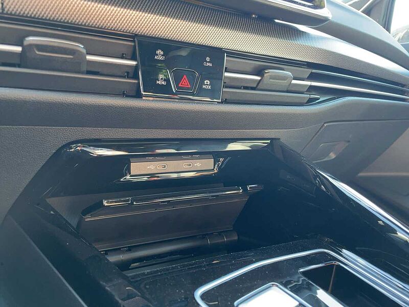 Volkswagen Golf VIII 2.0 TSI W GTI Navi ACC Virt CarPlay