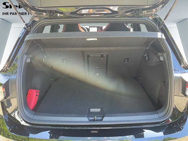 Volkswagen Golf VIII 2.0 TSI W GTI Navi ACC Virt CarPlay