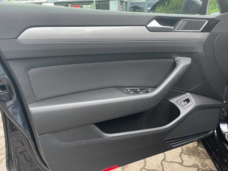 Volkswagen Passat Variant 2.0 TDI BMT Business Black ACC