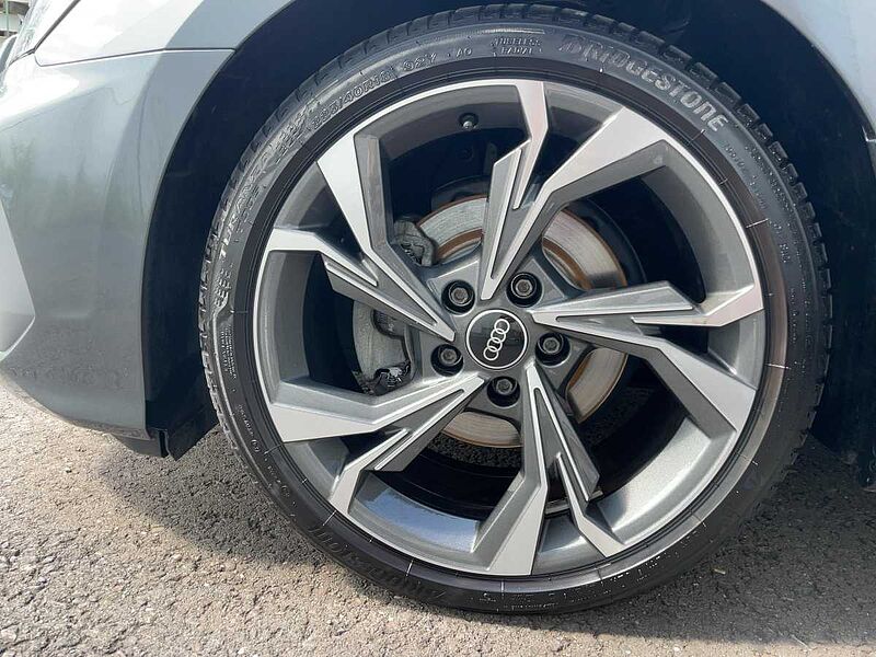 Audi A3 Sportback 35 2.0 TDI S-Line Pano LED Navi PDC