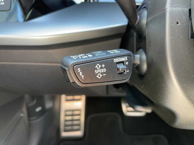 Audi A3 Sportback 35 2.0 TDI S-Line Pano LED Navi PDC