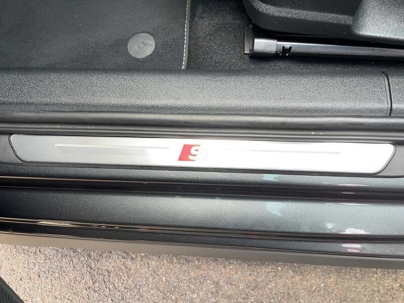 Audi A3 Sportback 35 2.0 TDI S-Line Pano LED Navi PDC