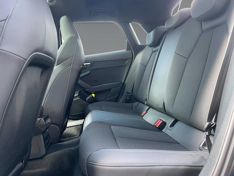 Audi A3 Sportback 35 2.0 TDI S-Line Pano LED Navi PDC